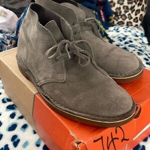 Grey chukka suede Clark boot